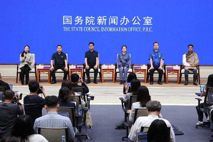 回放 | 国新办举行“新征程上的奋斗者”中外记者见面会 围绕“勇担时代重任,做新型工业化事业的建设者和追梦人”与中外记者见面交流